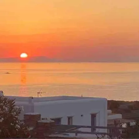 Дом отдыха Tinos Beautiful Sunrise Near Agios Sostis Агиос-Состис
