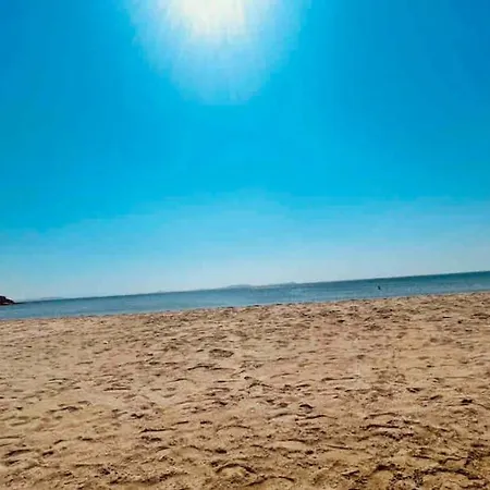 Дом отдыха Tinos Beautiful Sunrise Near Agios Sostis